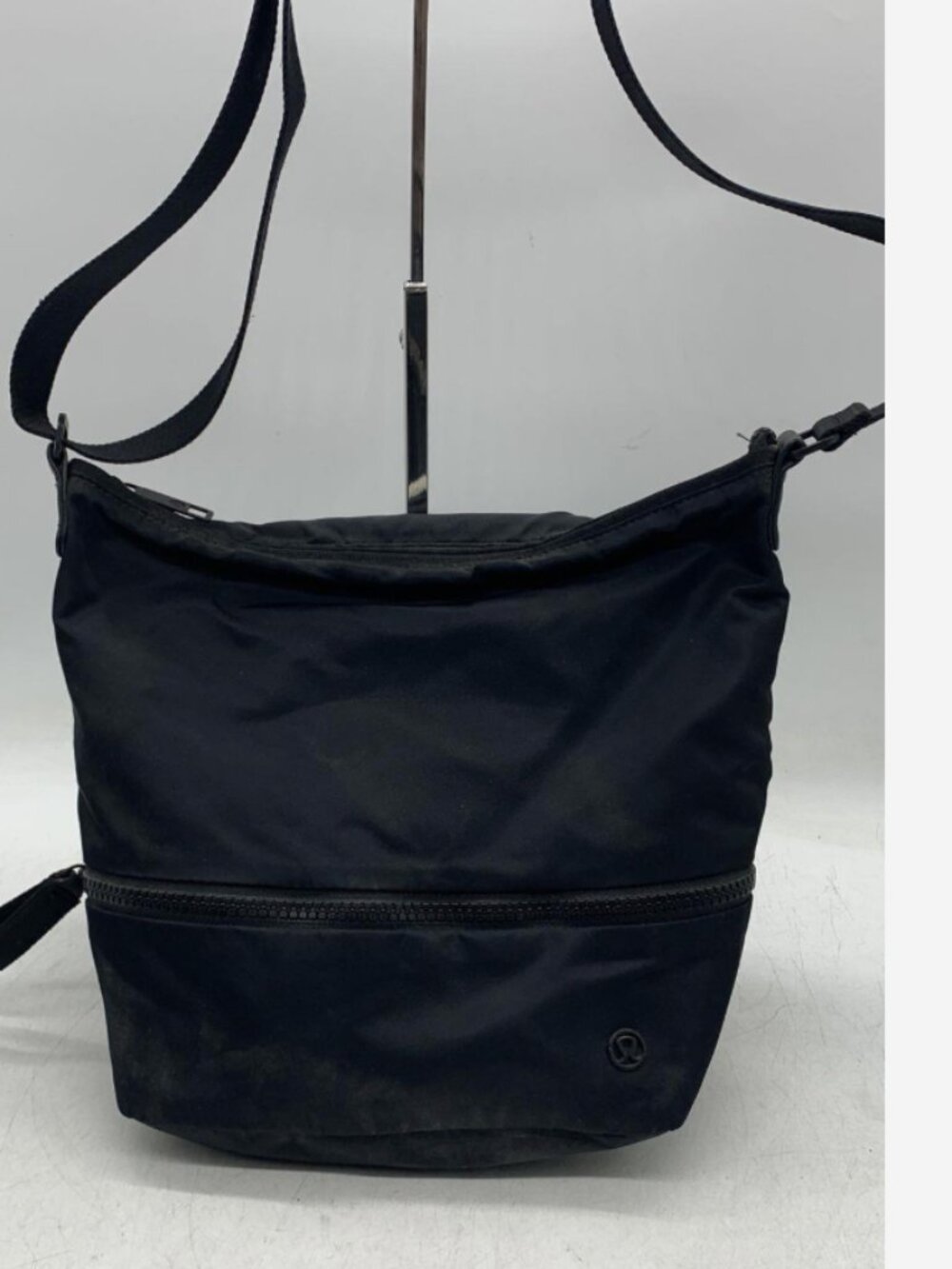 Lululemon Go Lightly Black Nylon Crossbody Bag Adjustable Strap Zip Pockets - Picture 5 of 11